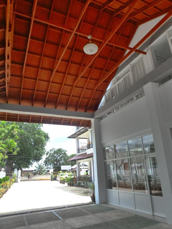 Golden Lotus Inle Hotel Nyaung Shwe Exterior foto