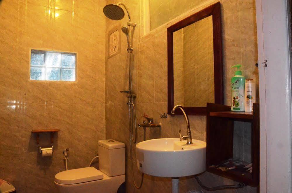 Golden Lotus Inle Hotel Nyaung Shwe Exterior foto